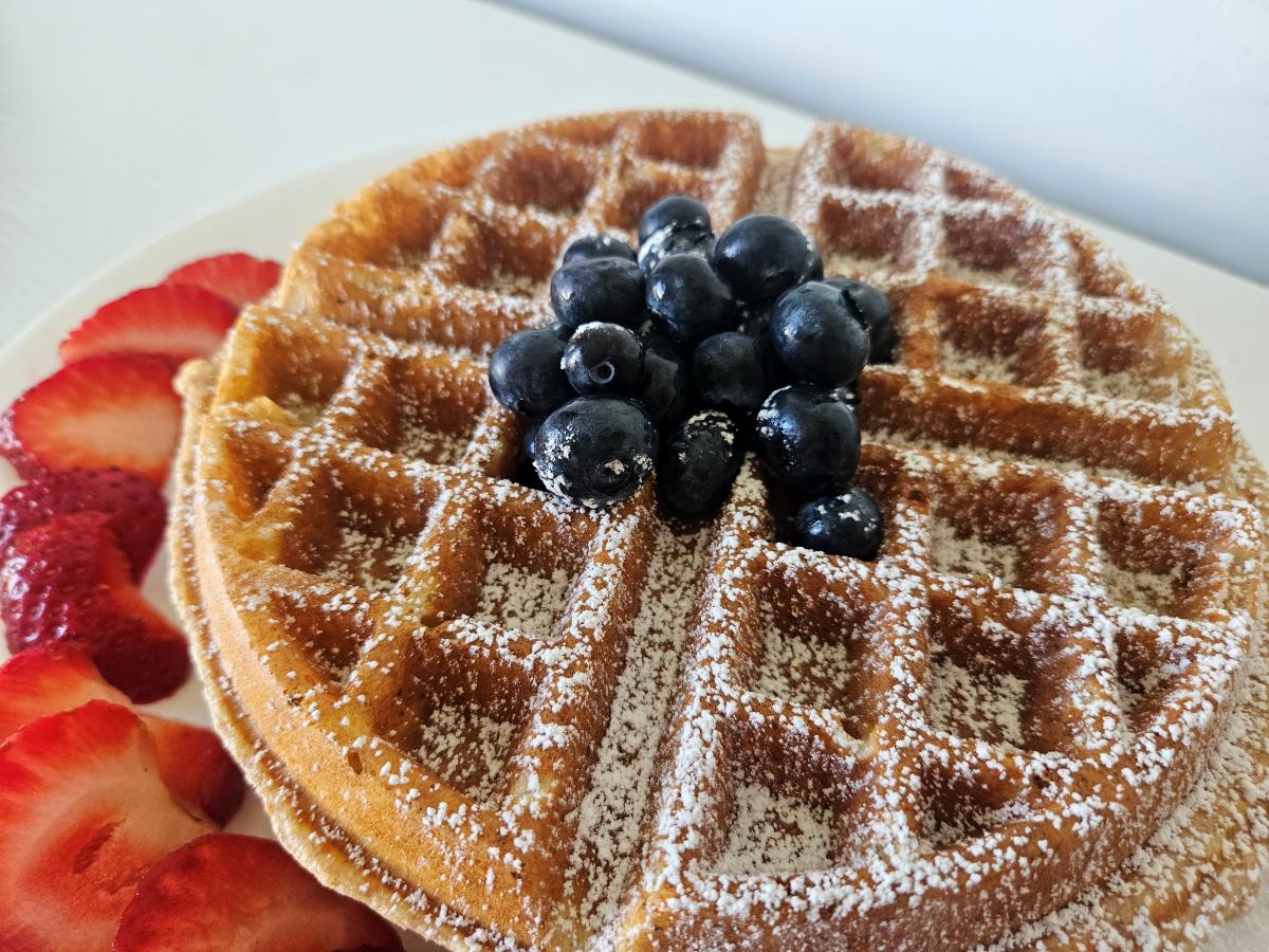 Spelt Waffle with fresh fruit